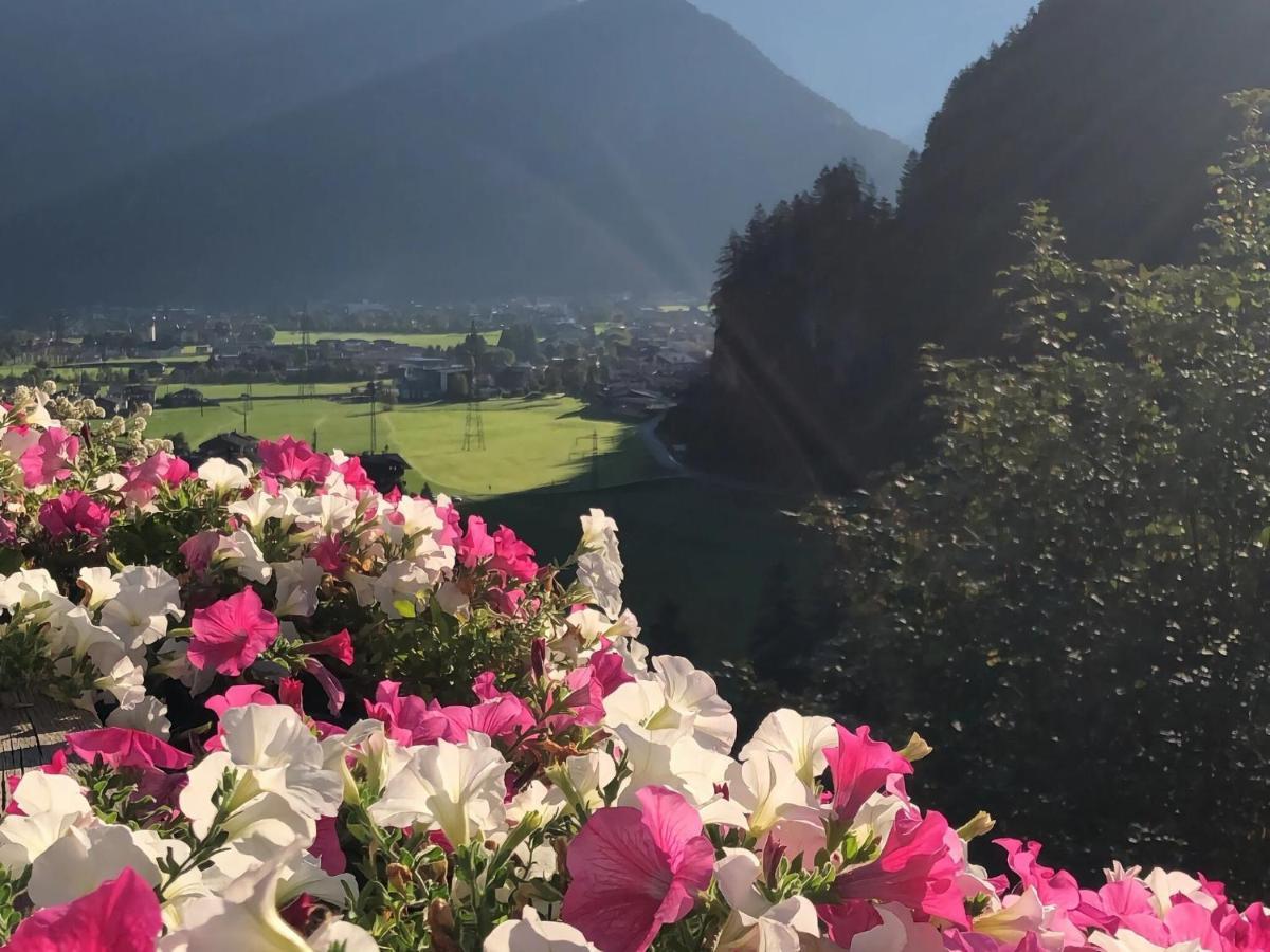 Apartment Between Mayrhofen And Finkenberg Buitenkant foto
